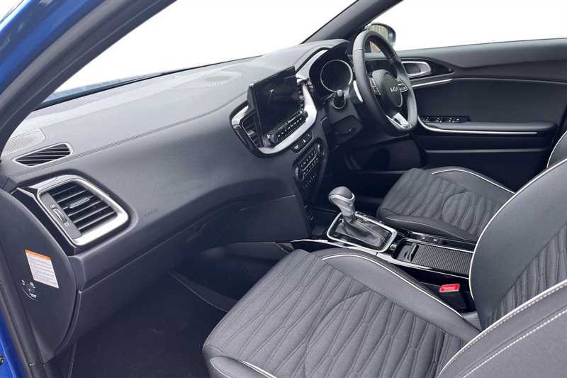 Kia Xceed 1.5 T-gdi Mt 2 Black #10
