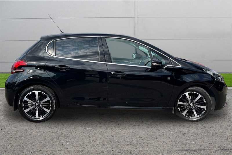 Peugeot 208 1.2 Puretech 82 Tech Edition Start Stop Black #4