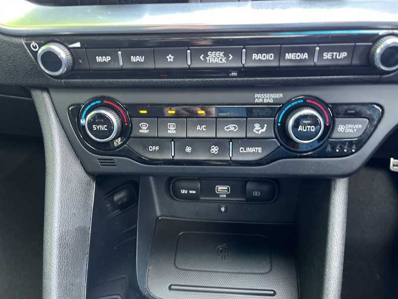 Kia Niro 1.6 Gdi Hybrid 4 Dct Red #3