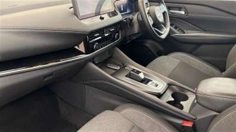 Nissan Qashqai 1.5 E-power N-connecta Glass Roof DL24MZG White #2