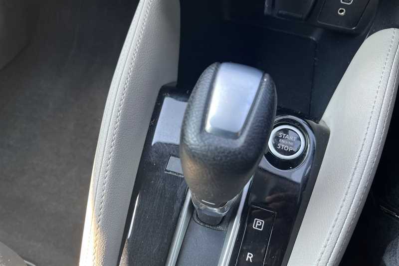 Nissan Micra Tekna Black #24