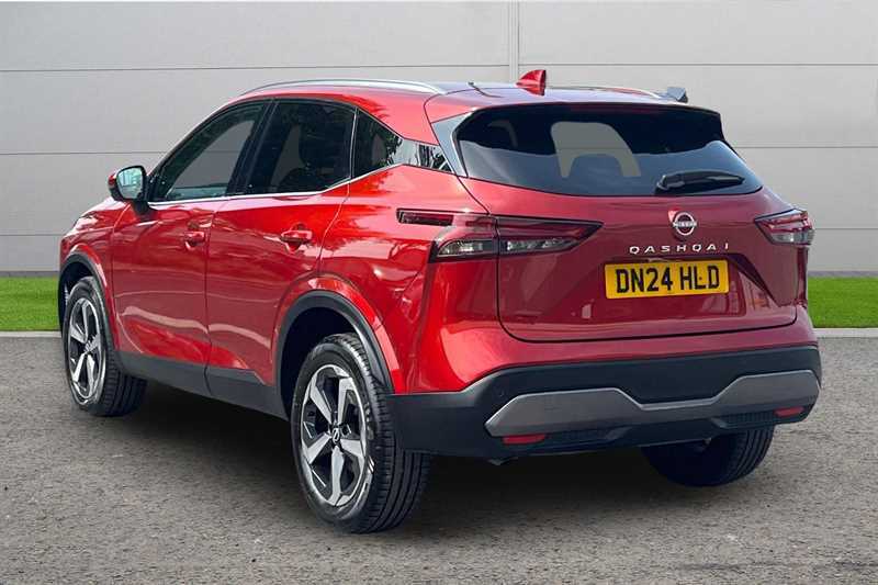 Nissan Qashqai 1.3 Dig-t Mh 158 N-connecta Xtronic Red #2