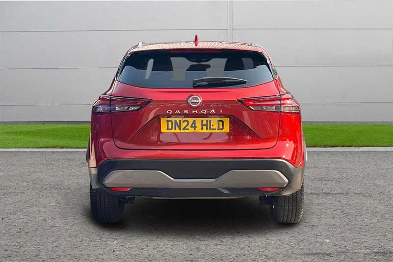 Nissan Qashqai 1.3 Dig-t Mh 158 N-connecta Xtronic Red #4