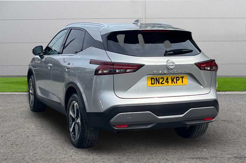 Nissan Qashqai 1.3 Dig-t Mh 158 N-connecta Xtronic Silver #2