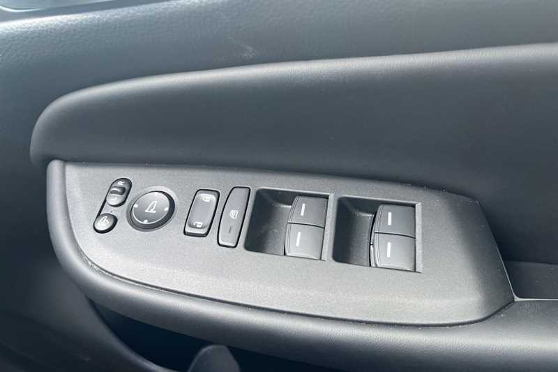 Honda Jazz 1.5 I-mmd Elegance White #18