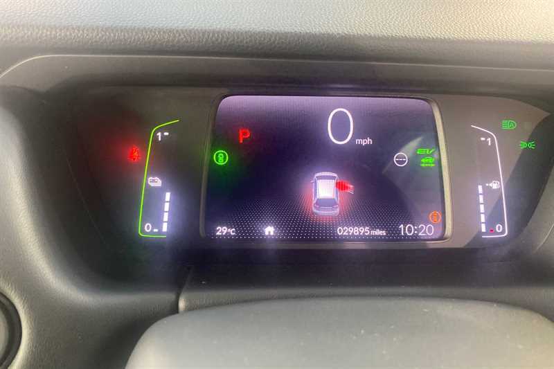 Honda Jazz 1.5 I-mmd Hybrid Ex Ecvt LM22XKZ Red #2