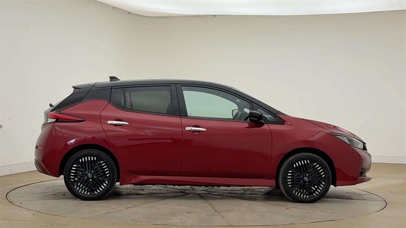 Nissan Leaf 160Kw E Tekna 59Kwh Red #4