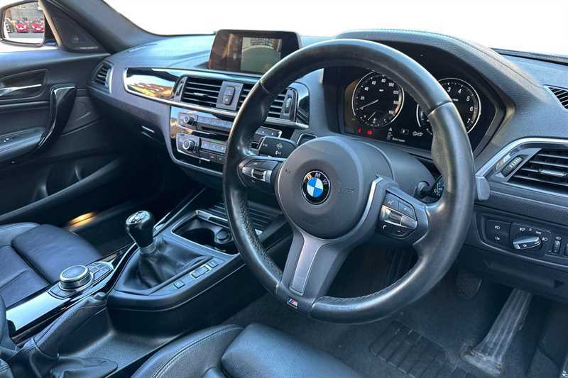 BMW 1 Series 118I 1.5 M Sport Shadow Edition DS68YBR Blue #4