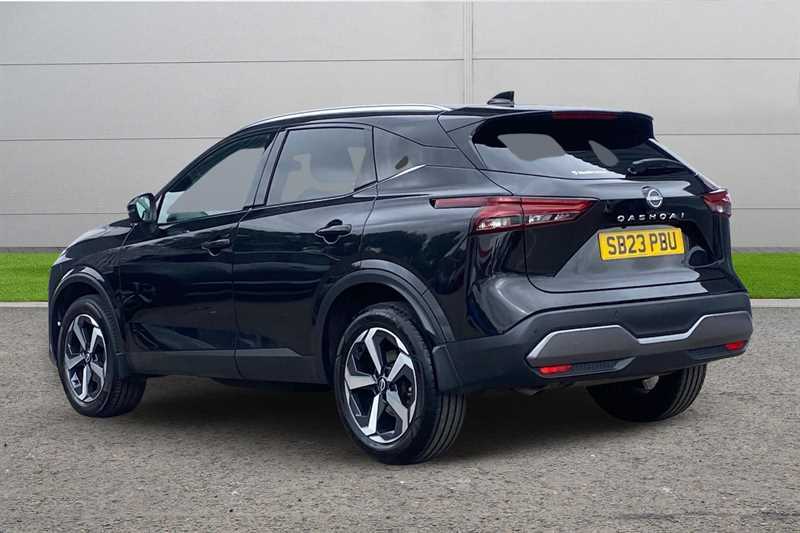 Nissan Qashqai 1.3 Dig-t Mh N-connecta Black #2