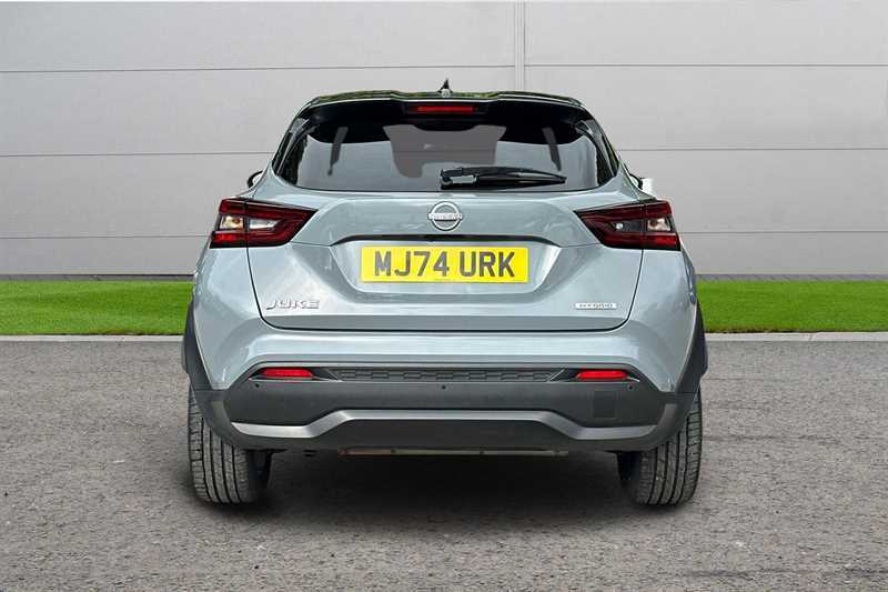 Nissan Juke 1.6 Hybrid Tekna Black #4