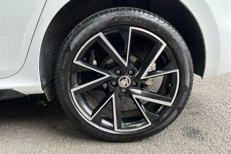 Skoda Kamiq 1.0 Tsi 110 Monte Carlo Dsg White #6