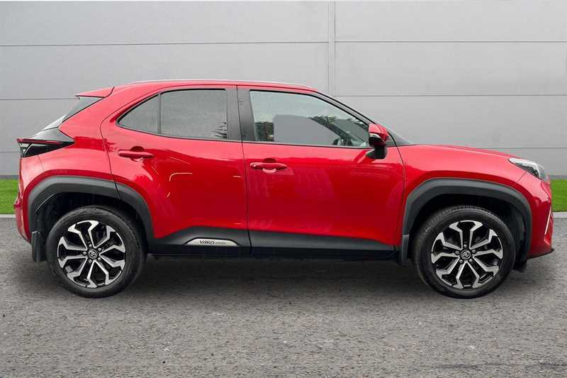Toyota Yaris Cross 1.5 Hybrid Design Cvt Red #3