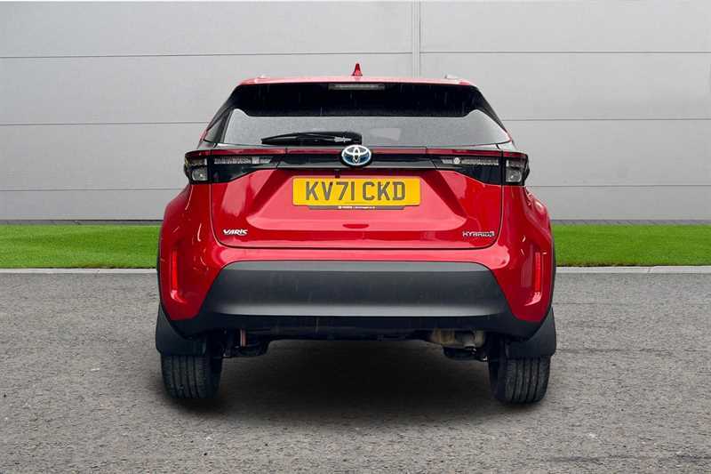 Toyota Yaris Cross 1.5 Hybrid Design Cvt Red #4