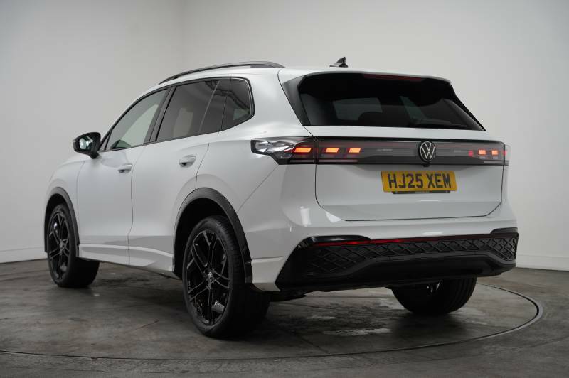 Volkswagen Tiguan Tsi 204 4Motion Dsg Black Edition - 2025 25 HJ25XEM White #3