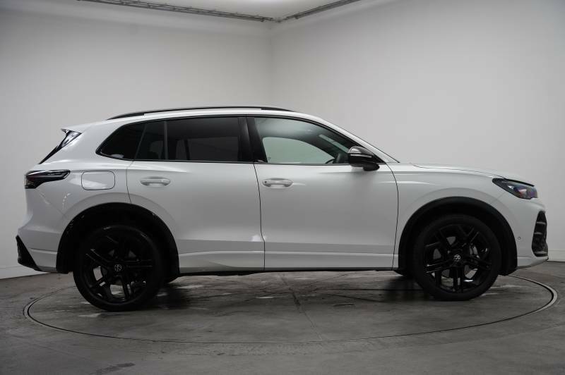 Volkswagen Tiguan Tsi 204 4Motion Dsg Black Edition - 2025 25 HJ25XEM White #4