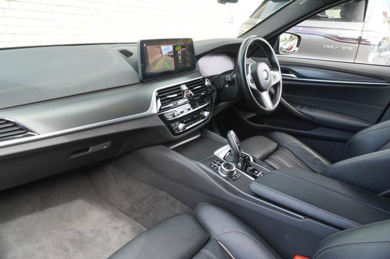 BMW 5 Series 530D Xdrive Mht M Sport Blue #2