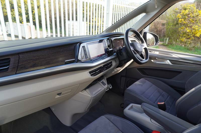 Volkswagen Multivan Tdi Lwb Dsg Style Black #2