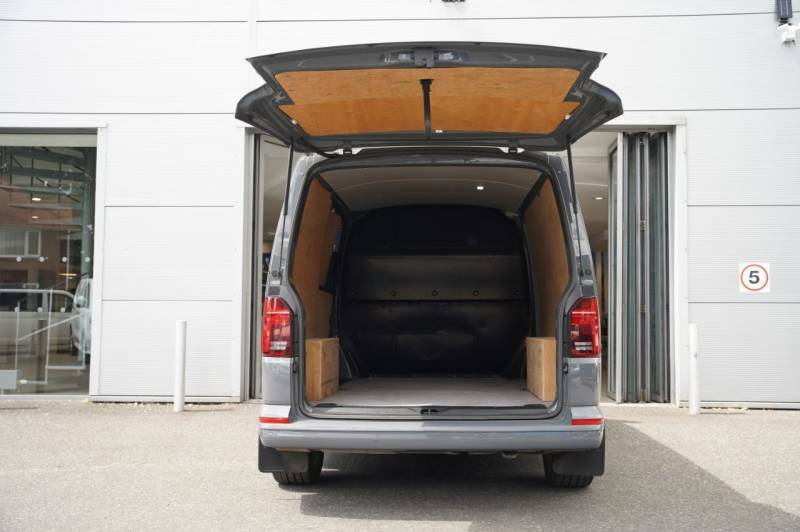 Volkswagen Transporter Sportline Sportline 2.0Bitdi 204Ps T32 Swb Dsg Panel Van Grey #22
