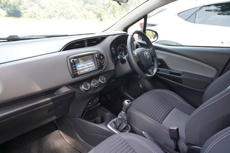 Toyota Yaris Vvt-i Icon OY20ODF Red #2