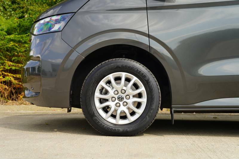Volkswagen Transporter T30 Tdi 150 Van Commerce Pro Swb #5