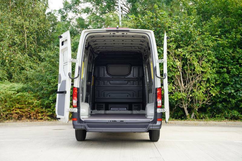 Volkswagen Crafter Cr35 Panel Van Commerce Mwb 140 Ps 2.0 Tdi 6Sp Man White #34