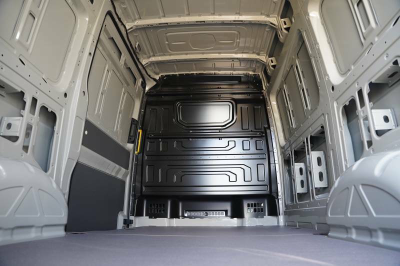 Volkswagen Crafter Cr35 Panel Van Commerce Mwb 140 Ps 2.0 Tdi 6Sp Man White #13