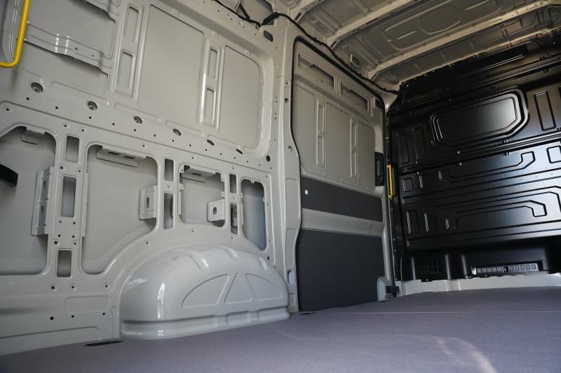 Volkswagen Crafter Cr35 Panel Van Commerce Mwb 140 Ps 2.0 Tdi 6Sp Man White #32