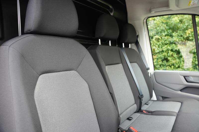 Volkswagen Crafter Cr35 Panel Van Commerce Mwb 140 Ps 2.0 Tdi 6Sp Man White #10