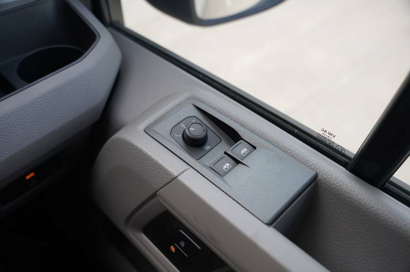 Volkswagen Crafter Cr35 Panel Van Commerce Mwb 140 Ps 2.0 Tdi 6Sp Man White #21