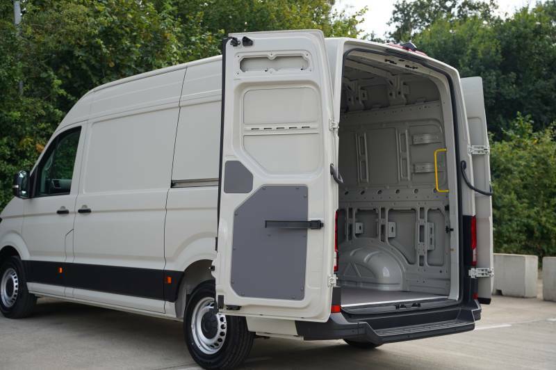 Volkswagen Crafter Cr35 Panel Van Commerce Mwb 140 Ps 2.0 Tdi 6Sp Man White #35