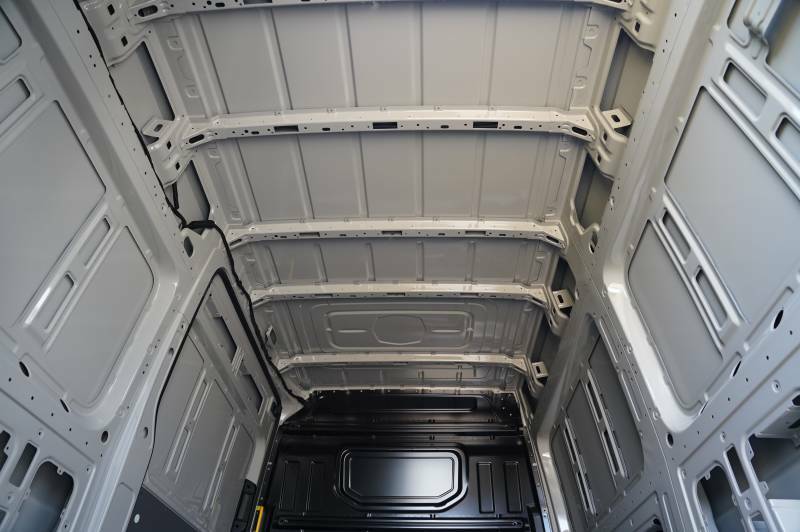 Volkswagen Crafter Cr35 Panel Van Commerce Mwb 140 Ps 2.0 Tdi 6Sp Man White #33