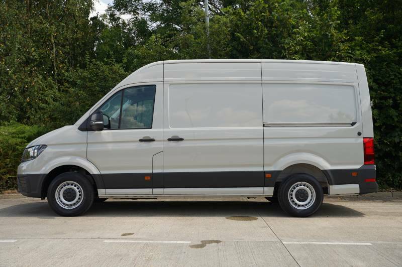 Volkswagen Crafter Cr35 Panel Van Commerce Mwb 140 Ps 2.0 Tdi 6Sp Man White #16