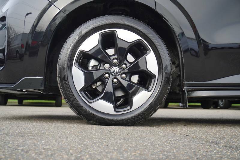 Volkswagen Transporter Shuttle T32 Tdi 170Ps Minibus Style Lwb Black #5