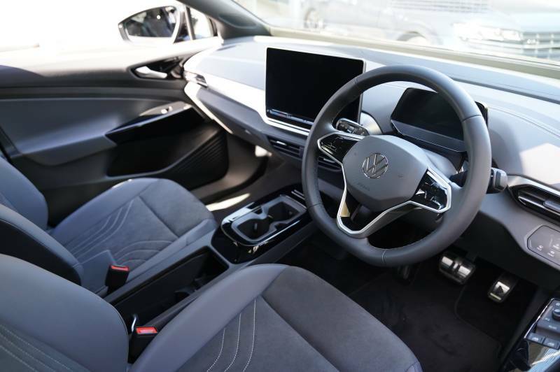 Volkswagen ID.4 77Kwh Essential Pro - 2026 Black #6