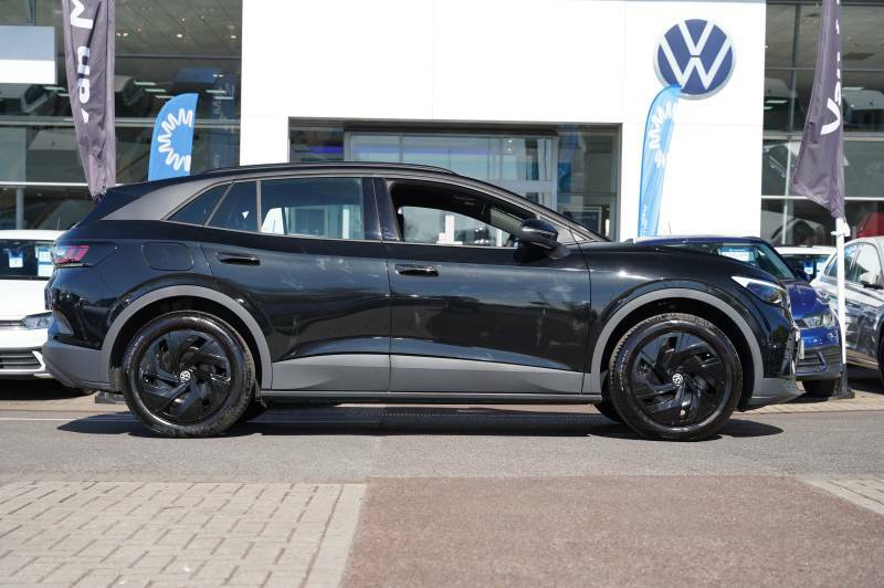 Volkswagen ID.4 77Kwh Essential Pro - 2026 Black #4