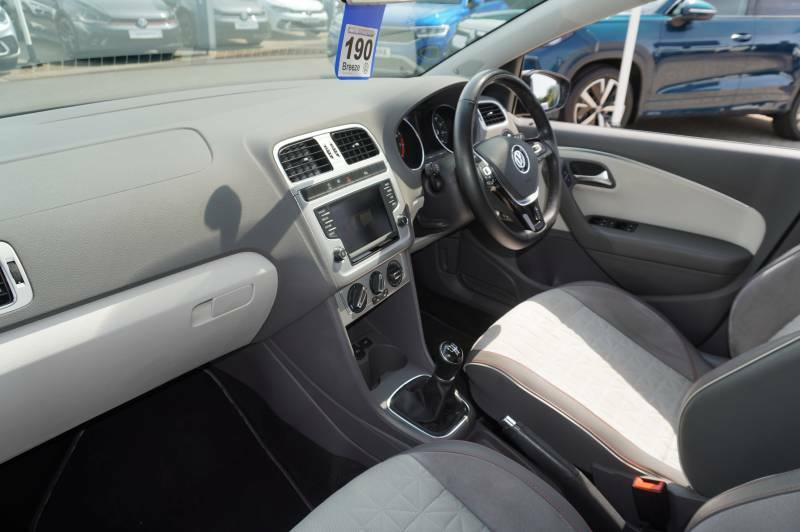Volkswagen Polo Tsi Beats Black #2