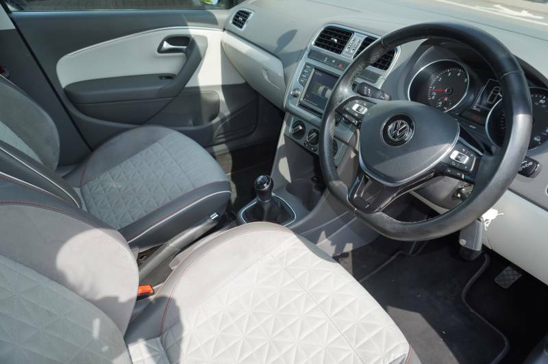 Volkswagen Polo Tsi Beats Black #6