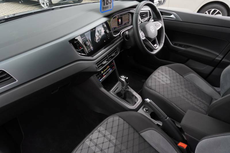 Volkswagen Polo Tsi 115 Dsg Black Edition Black #2