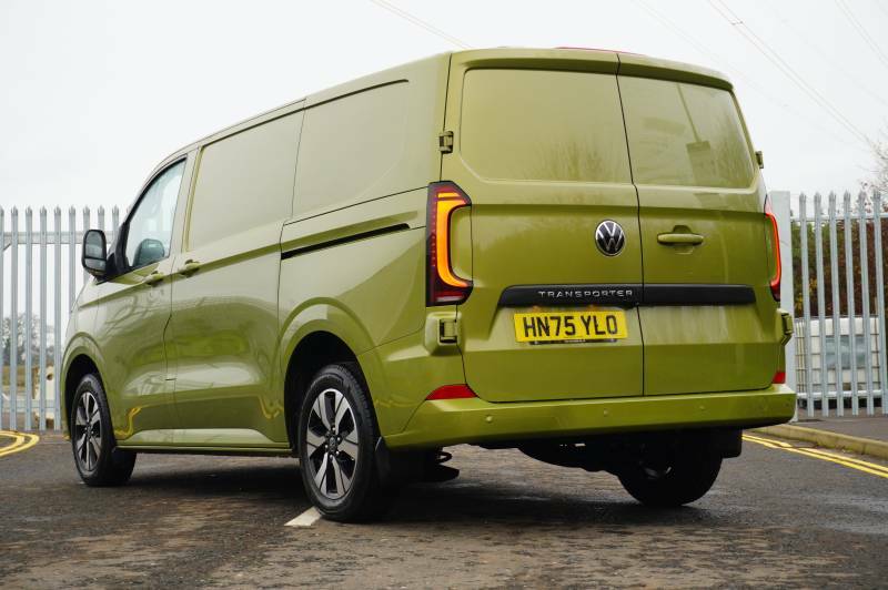 Volkswagen Transporter T32 Tdi 150 Van Commerce Pro Swb Green #3