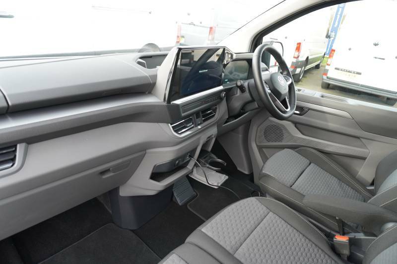 Volkswagen Transporter Shuttle T32 Tdi 170Ps Minibus Style Lwb Black #2