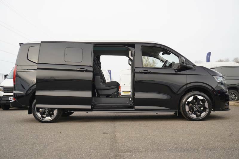 Volkswagen Transporter Shuttle T32 Tdi 170Ps Minibus Style Lwb - 2025 Black #25