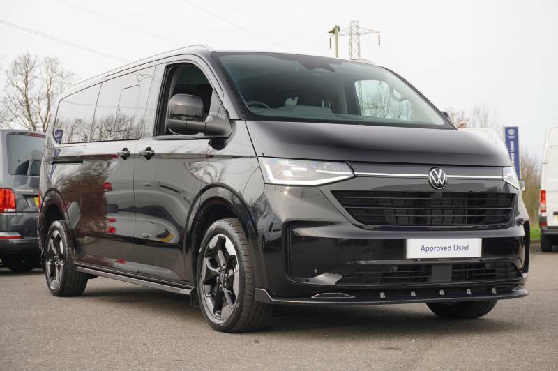 Volkswagen Transporter Shuttle T32 Tdi 170Ps Minibus Style Lwb Black