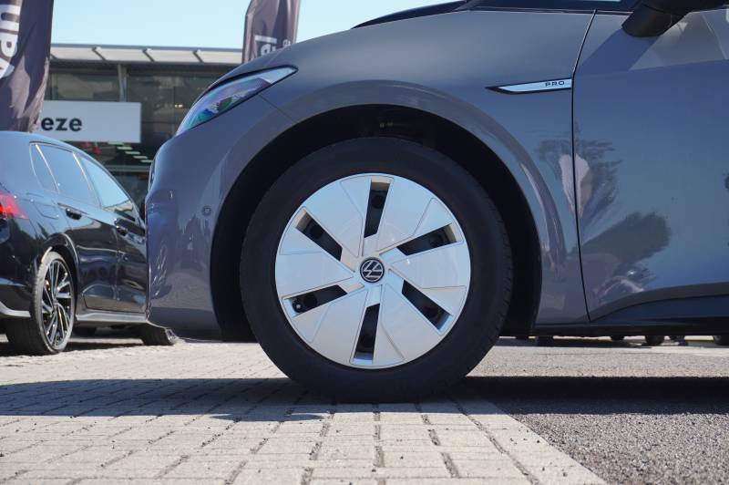 Volkswagen ID.3 Performance 58Kwh Life Pro Black #5