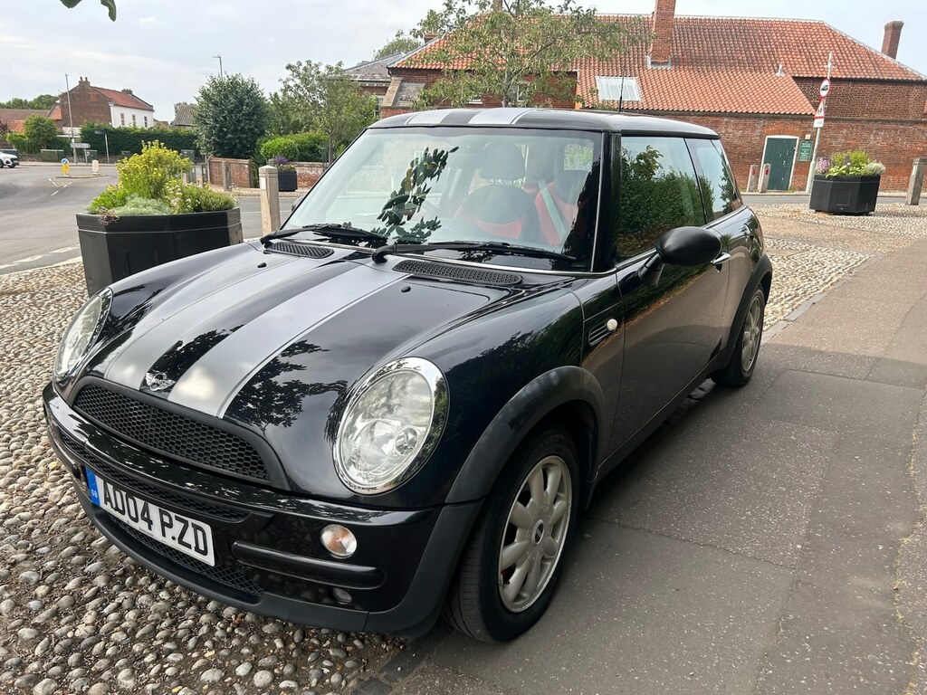 Mini Hatch 1.6 One AO04PZD Black #2
