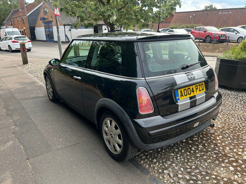 Mini Hatch 1.6 One AO04PZD Black #4