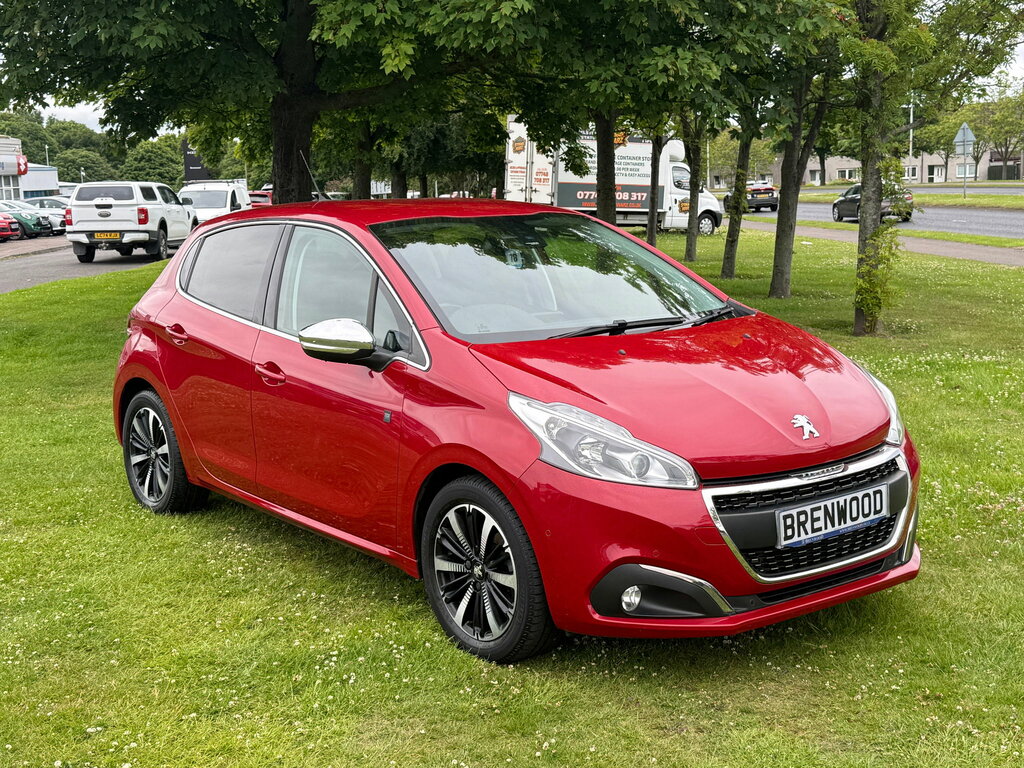 Peugeot 208 1.2 Puretech Tech Edition Hatchback Man Red