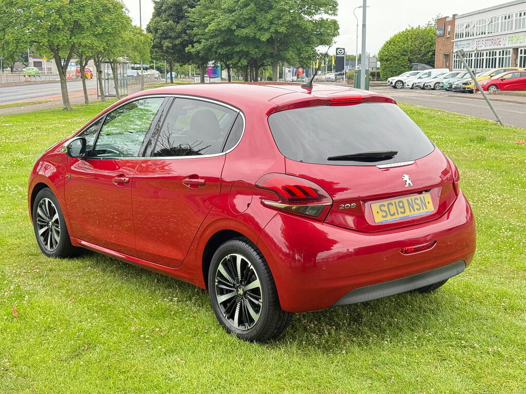 Peugeot 208 1.2 Puretech Tech Edition Hatchback Man SC19NSN Red #4