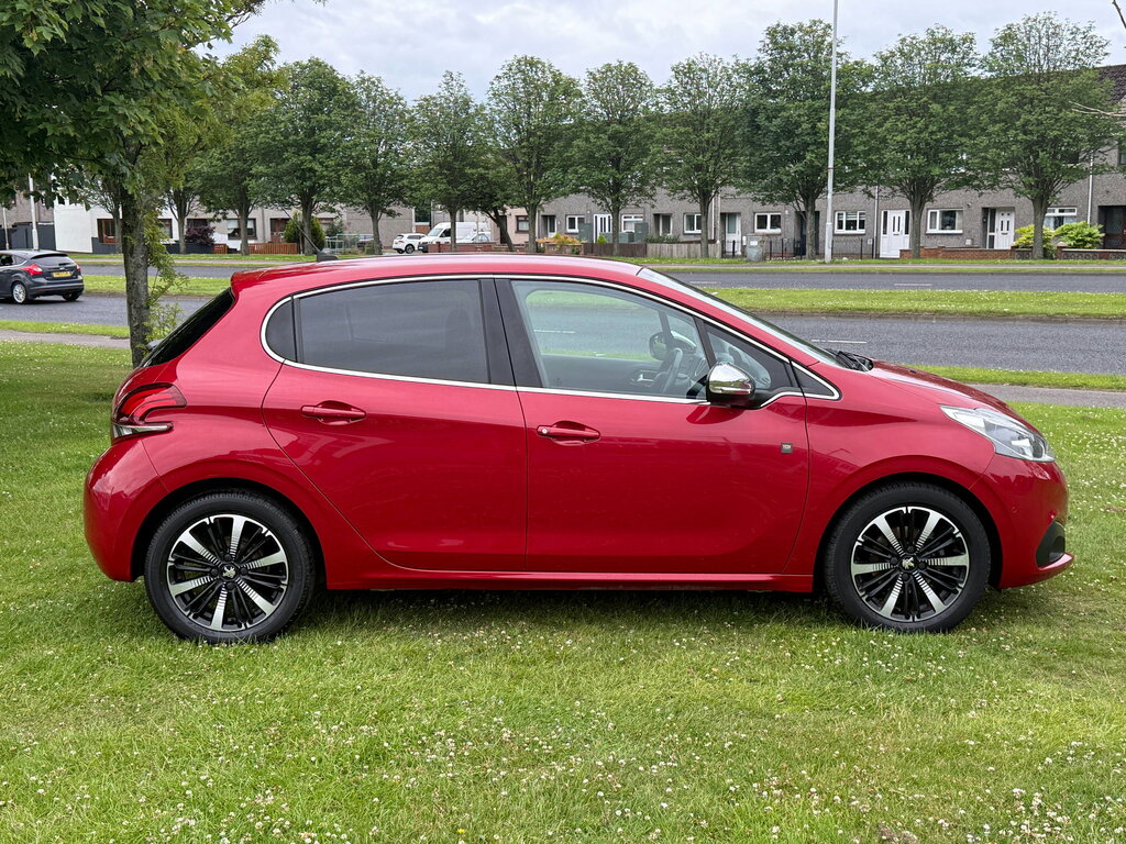 Peugeot 208 1.2 Puretech Tech Edition Hatchback Man SC19NSN Red #6