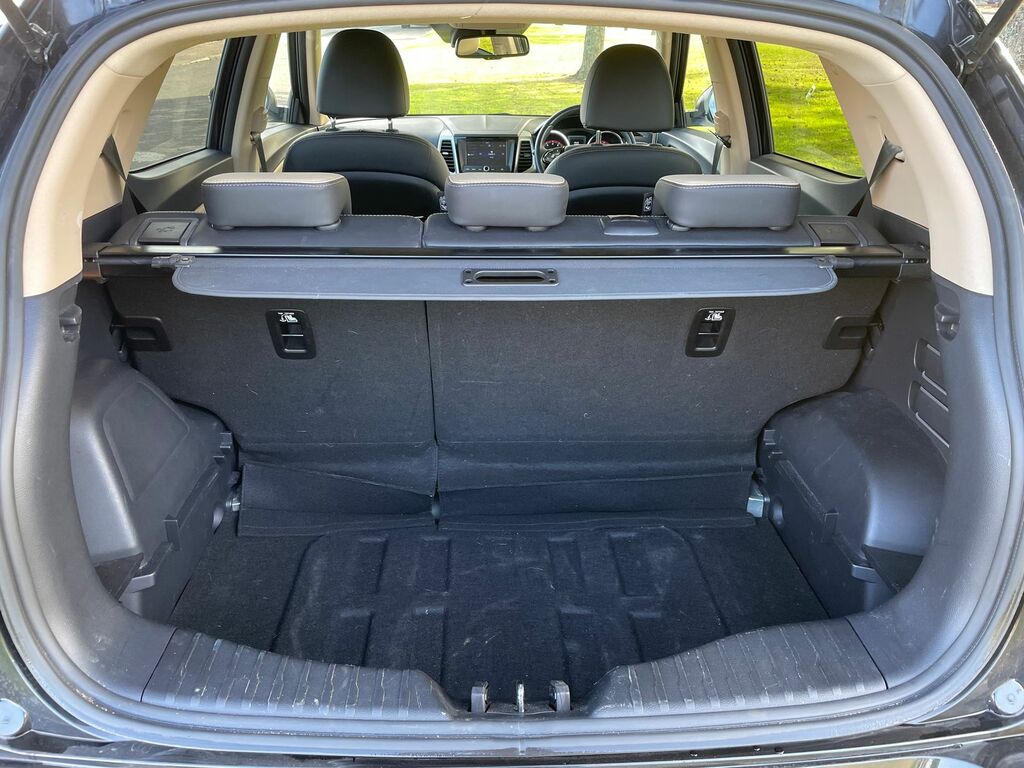 SsangYong Tivoli Hatchback Blue #14