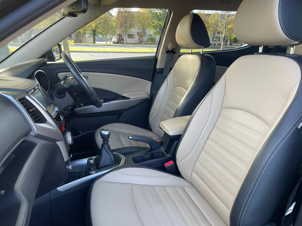 SsangYong Tivoli Hatchback Blue #17